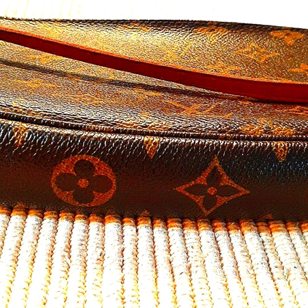 FINAL SALE AUTHENTIC Louis Vuitton Pochette Accessories NM - Picture 4 of 14